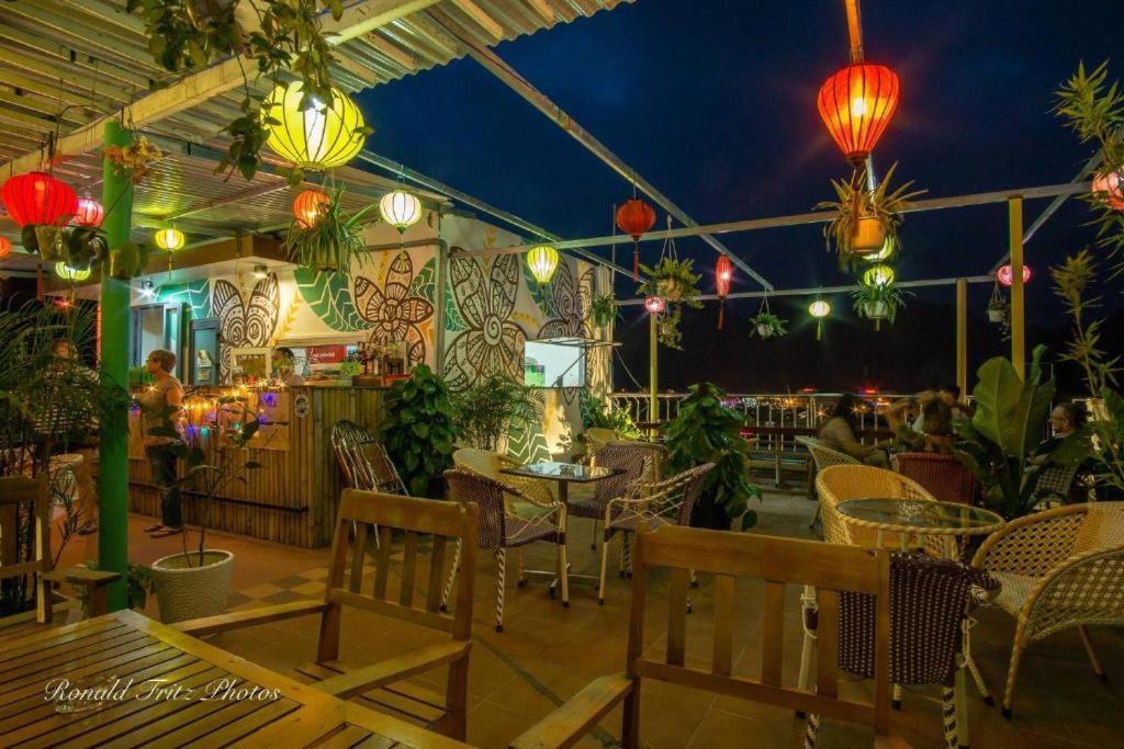 Phong Nha Jasmine Hostel & Roof Top Bar Exterior foto