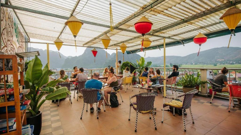 Phong Nha Jasmine Hostel & Roof Top Bar Exterior foto